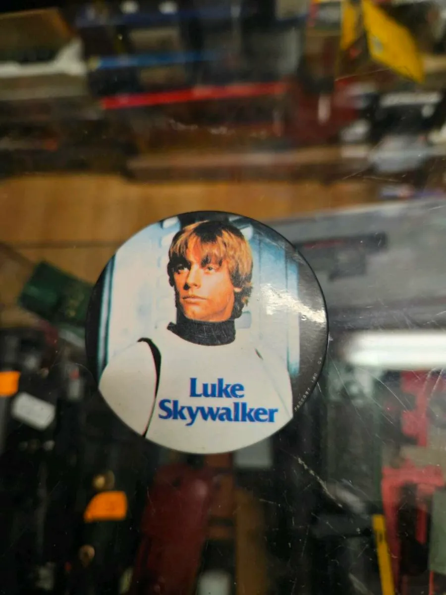 Vintage Star Wars Luke Skywalker Badge - Image 1