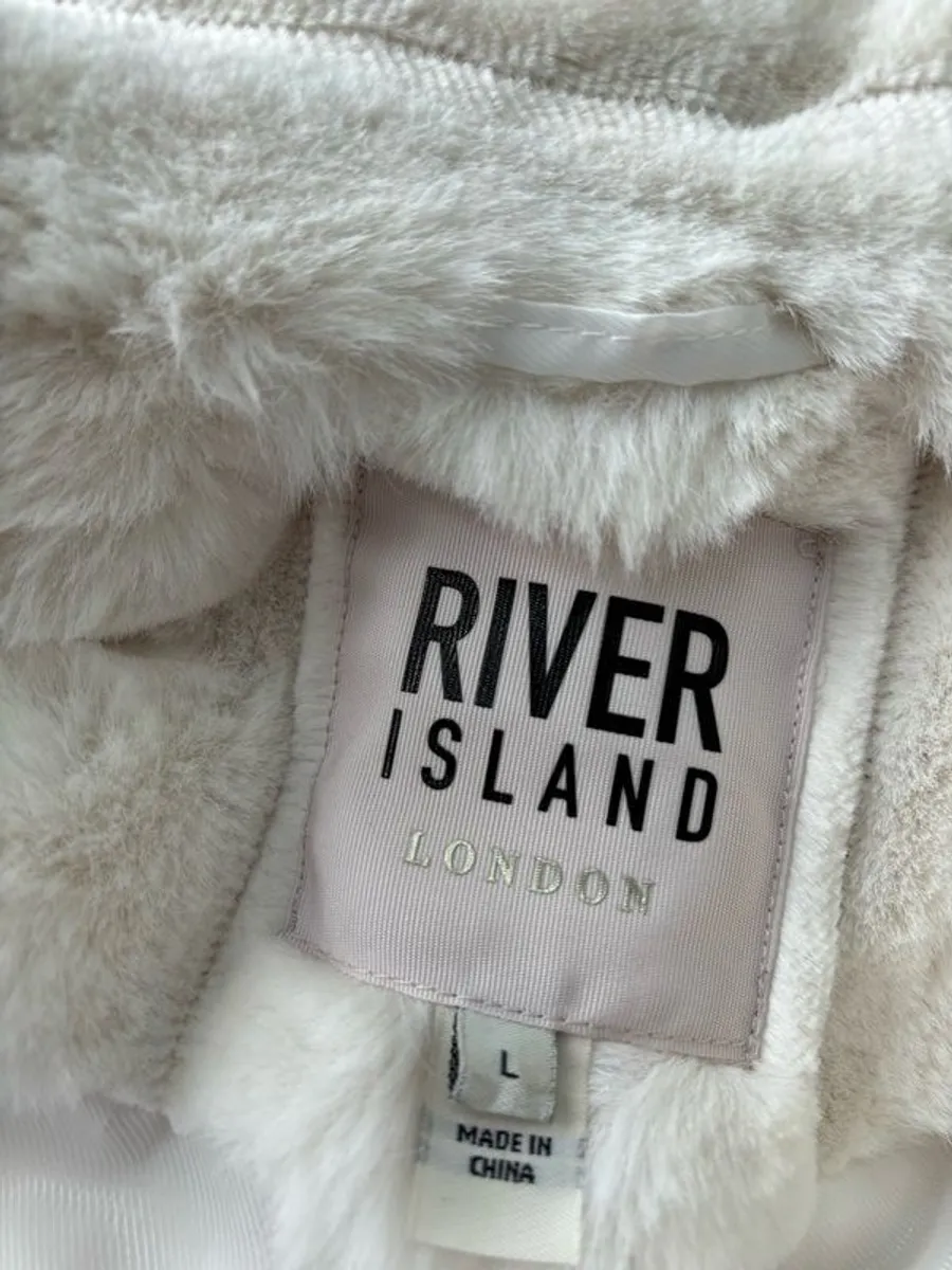 White Fur Gilet - Image 3