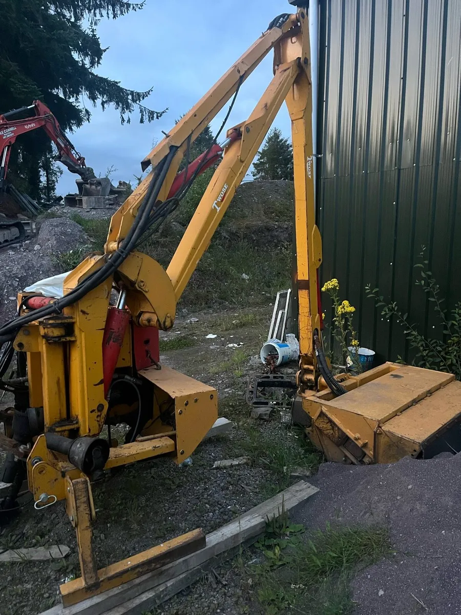 Twose TP600 Hedgecutter - Image 1