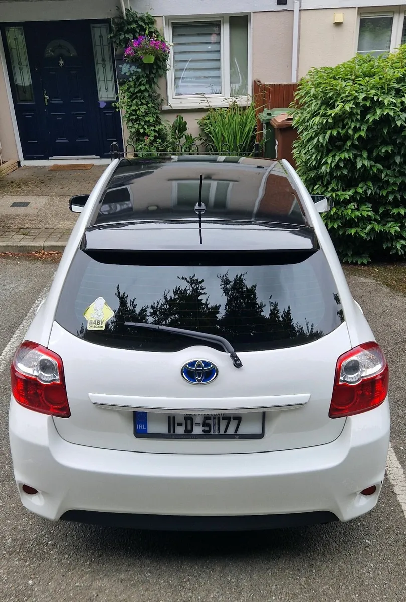 Toyota Auris 2011, 1.8ltr Hybrid, €6450 - Image 3