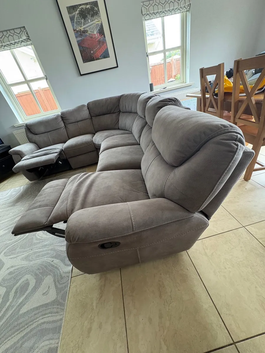 Couch - Image 2