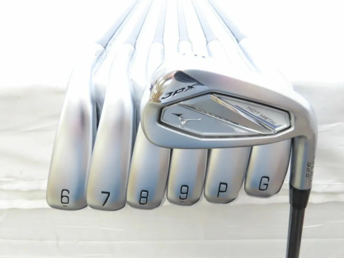 Mizuno JPX 925 Hot Metal Iron Golf Set - Image 1