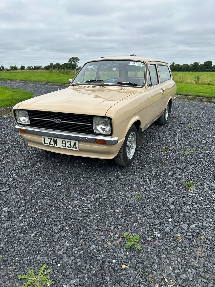 Ford Escort - Image 4