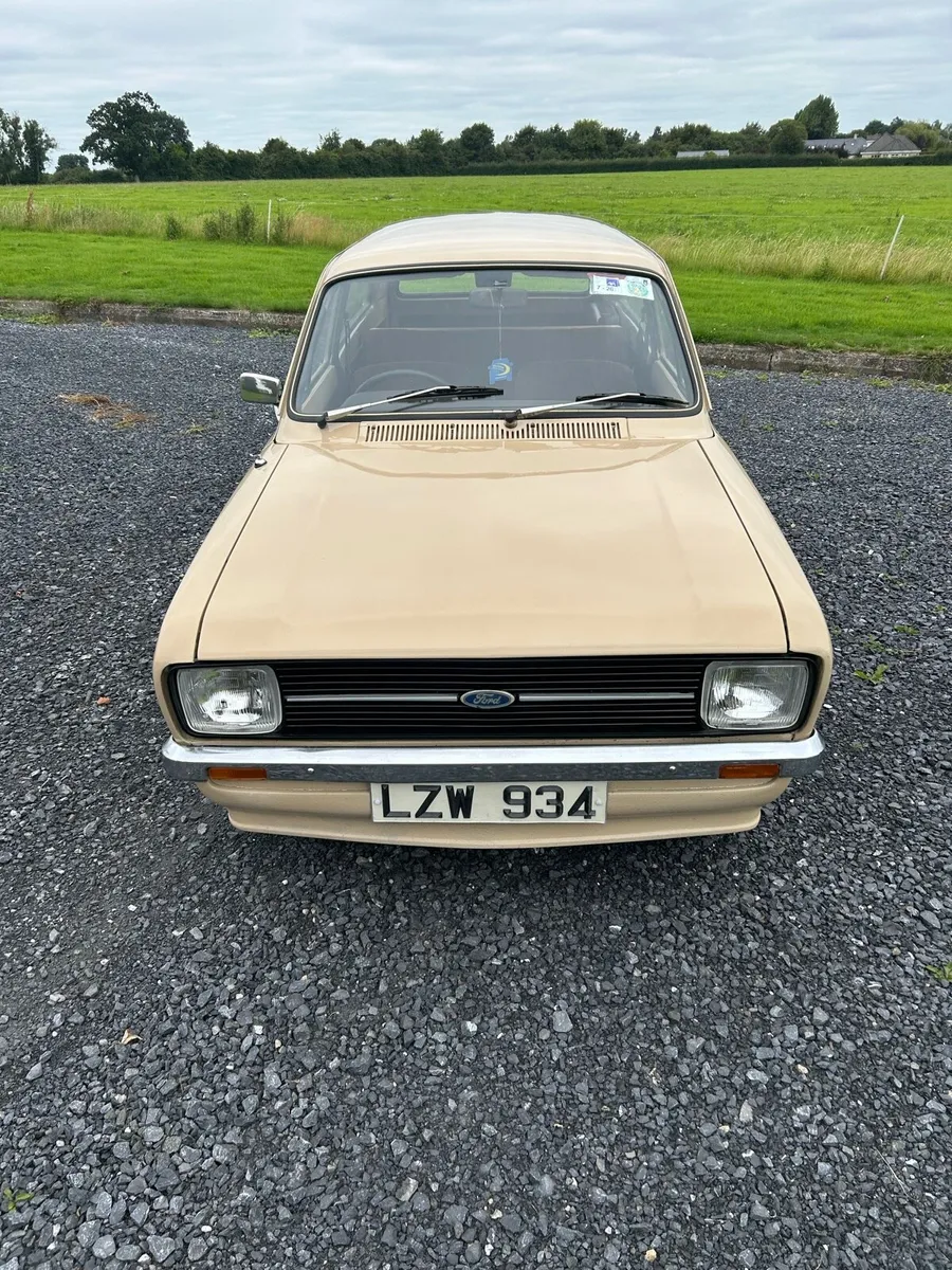 Ford Escort - Image 4