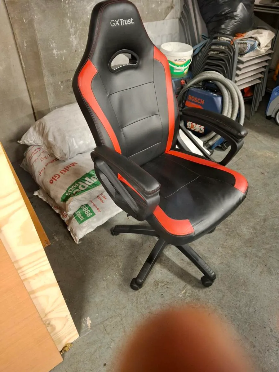 Gaming chair - Image 1