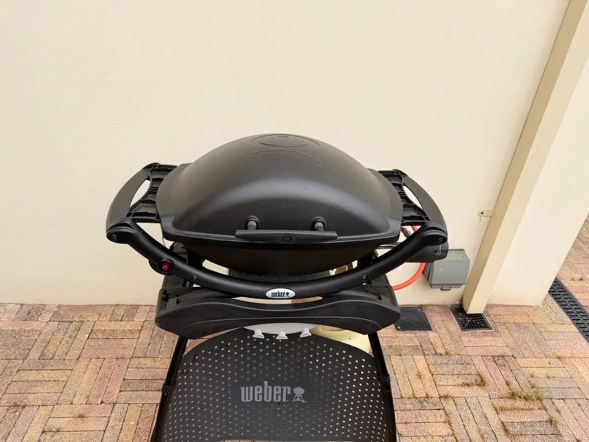 Weber Q2000 Gas BBQ - Image 3