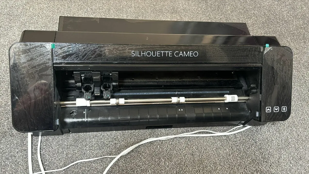 Silhouette Cameo 4 - Black