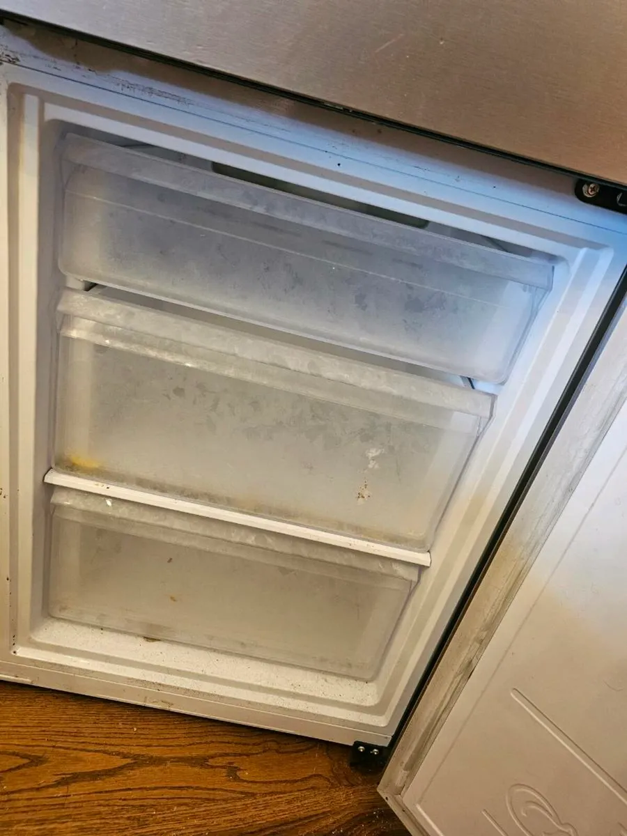 Samsung Fridge RB34T632ESA - Image 4