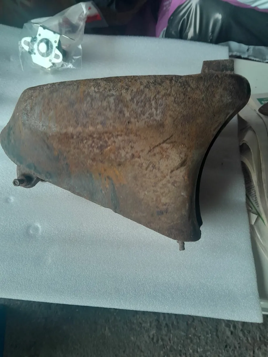 Honda 50 petrol  tank - Image 3