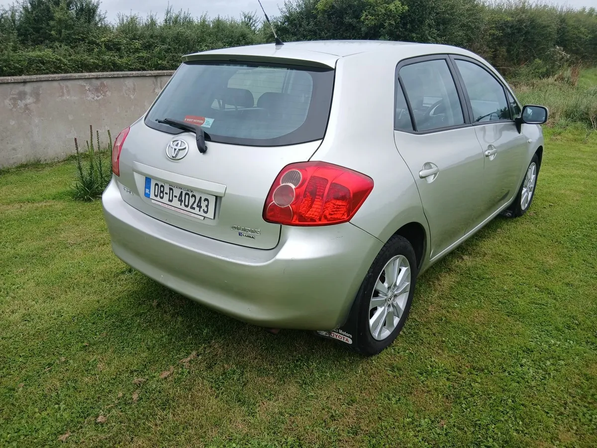 Toyota Auris 2008 - Image 2