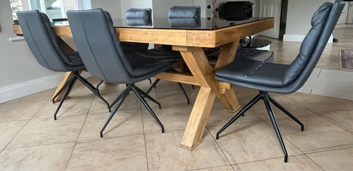 Table and chair set - Image 3