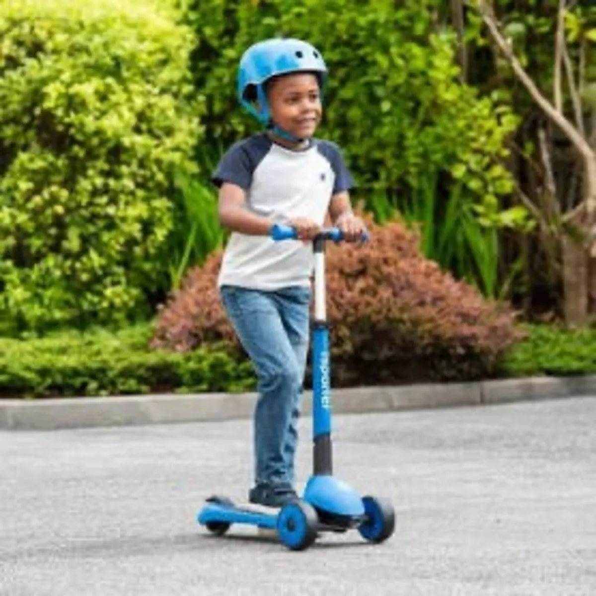 Child’s scooter. - Image 1