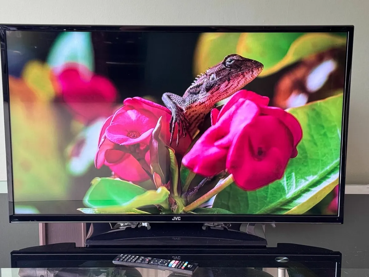 JVC 39-inch Full HD Smart TV - Image 3
