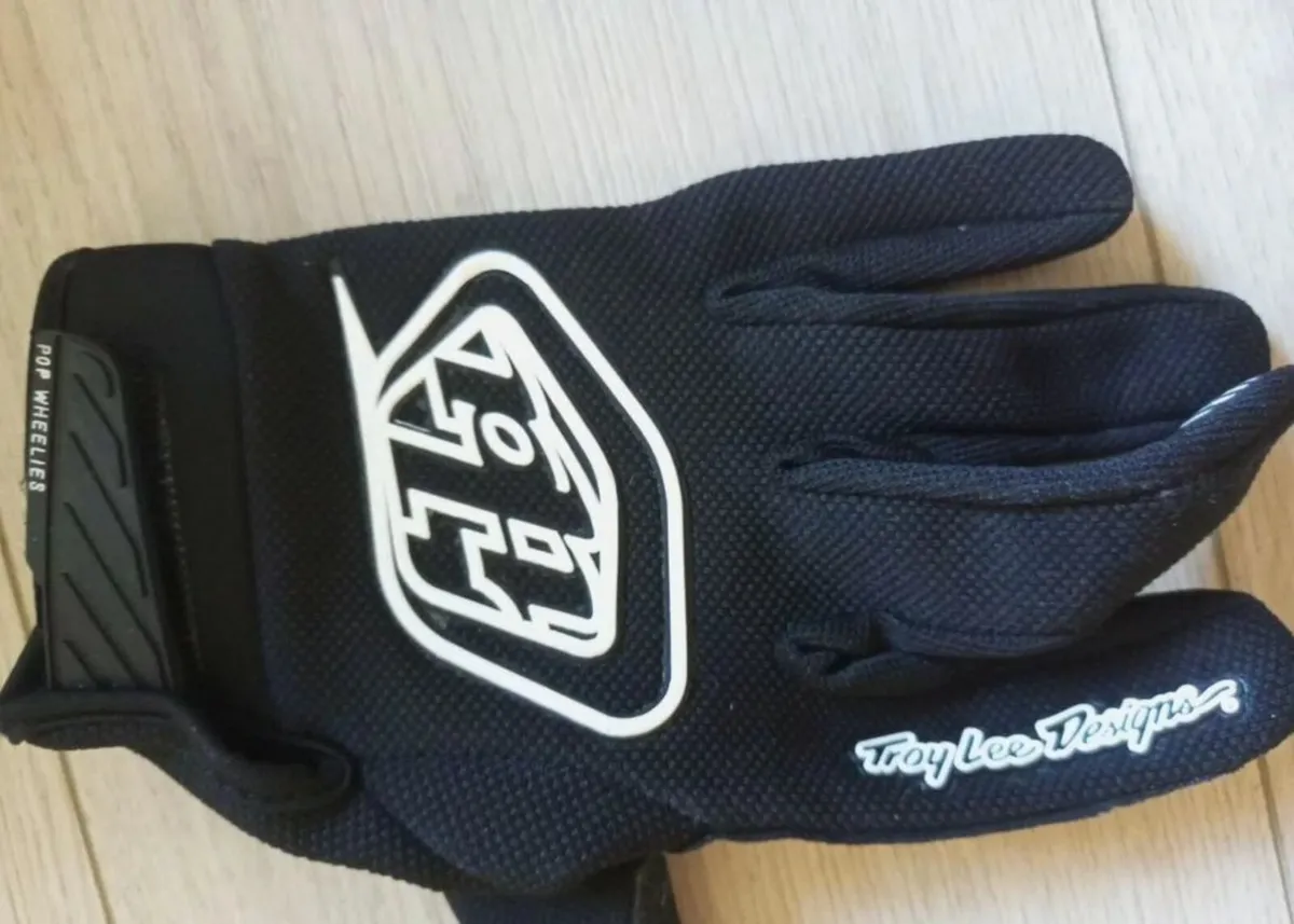 Troy Lee Design's gloves - Image 3