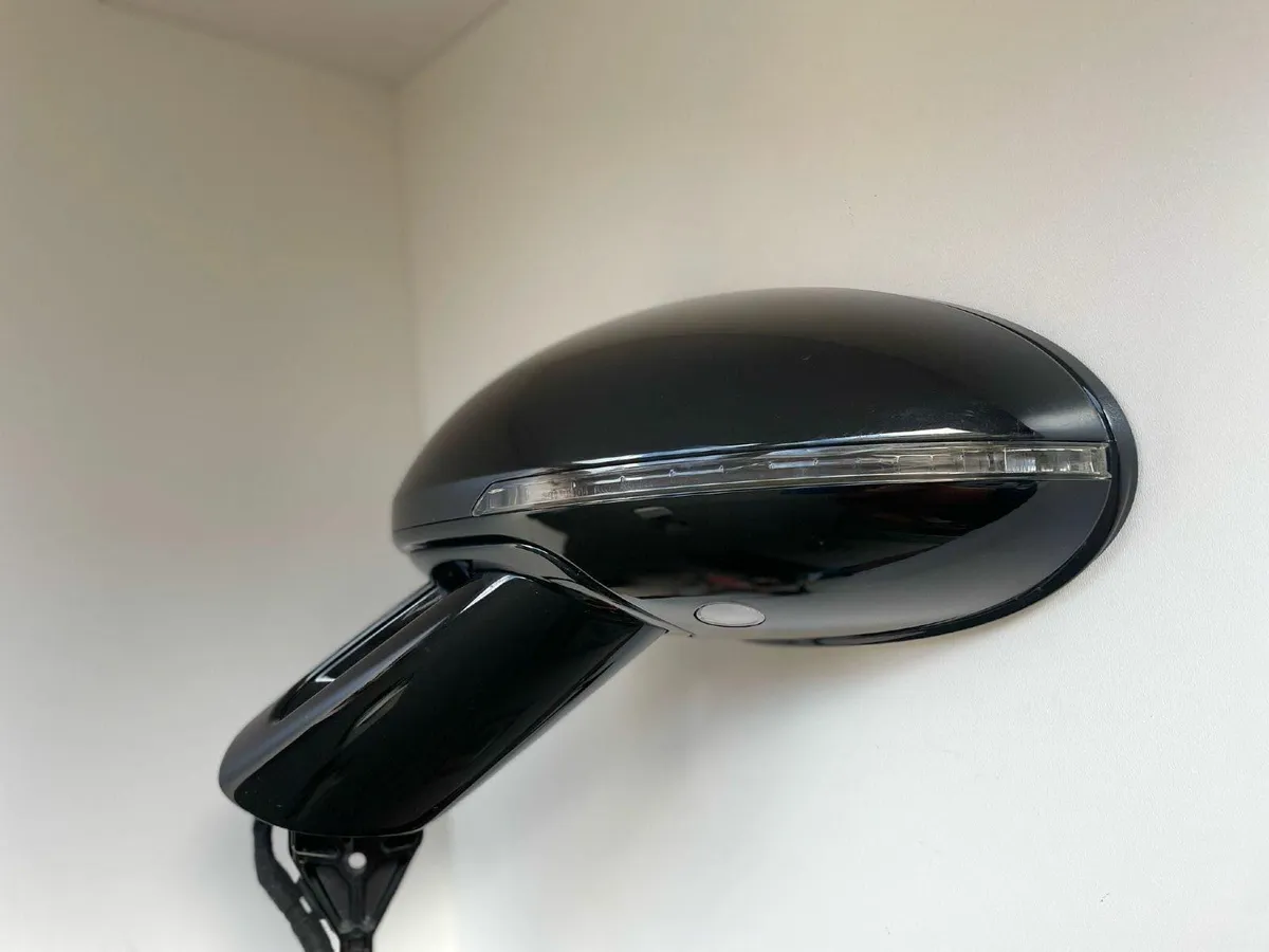 PORSCHE MACAN 95B GTS TURBO LEFT SIDE WING MIRROR - Image 1