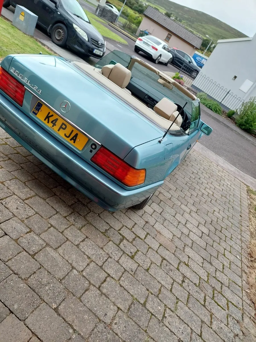 Mercedes-Benz 300 1992 - Image 2