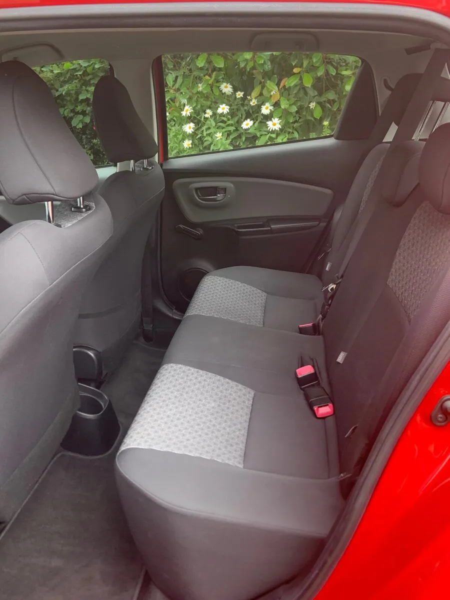 Toyota Yaris 2015 - Image 4