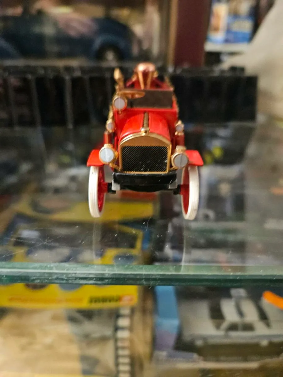 Matchbox Yesteryear Fire Engine - Image 3