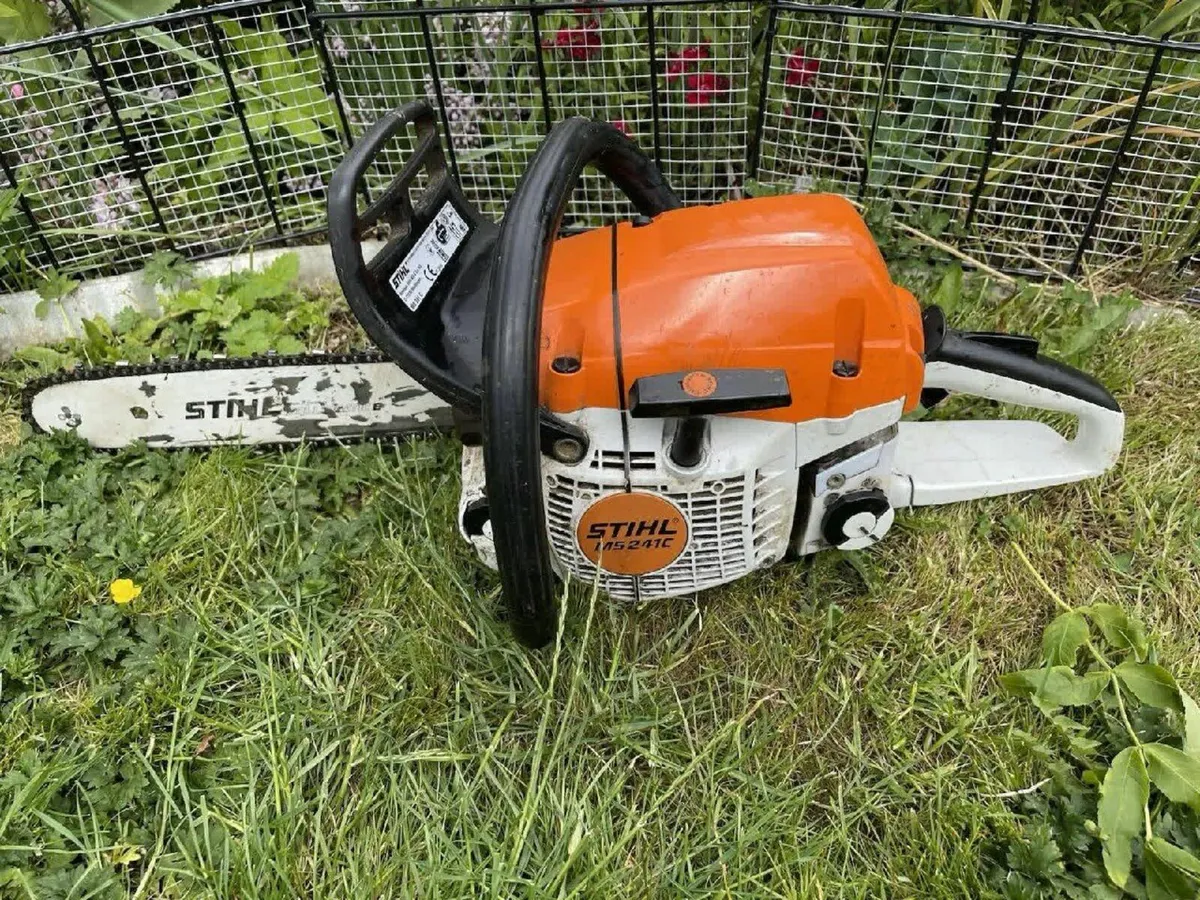Stihl MS241C Chainsaw 14” bar - Image 3