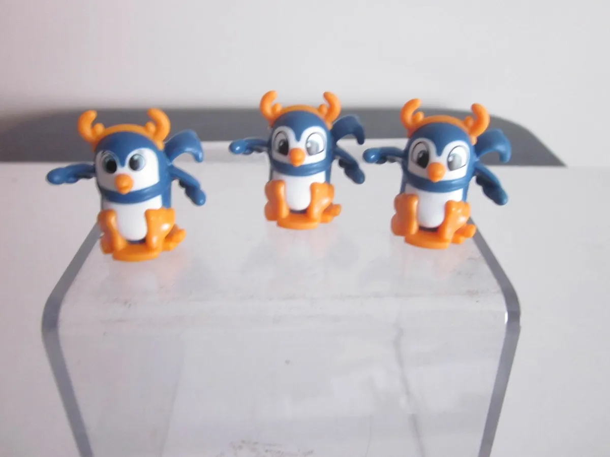 KinderJoy Holiday Penguin Limited Edition Mini Fig - Image 1