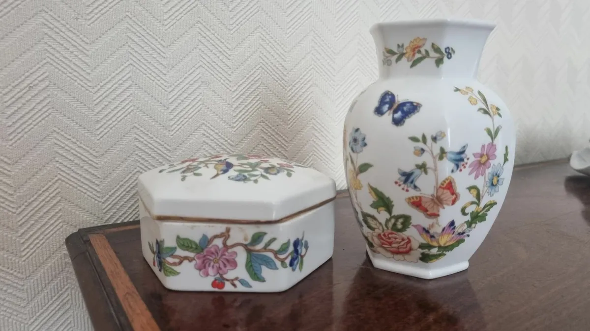 Aynsley Butterfly Vase & Box - Image 1
