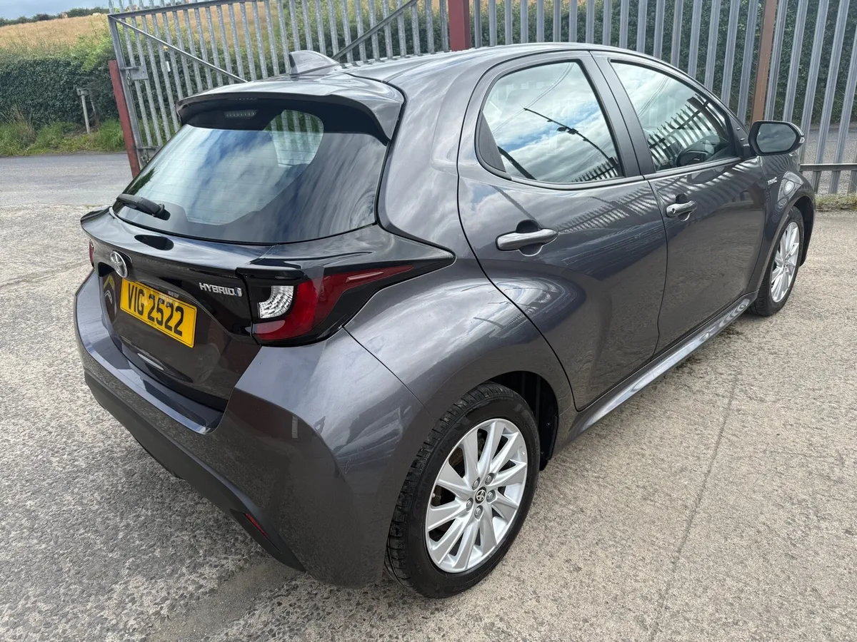 2020 Toyota Yaris 1.5 HYBRID Icon 5dr CVT - Image 2