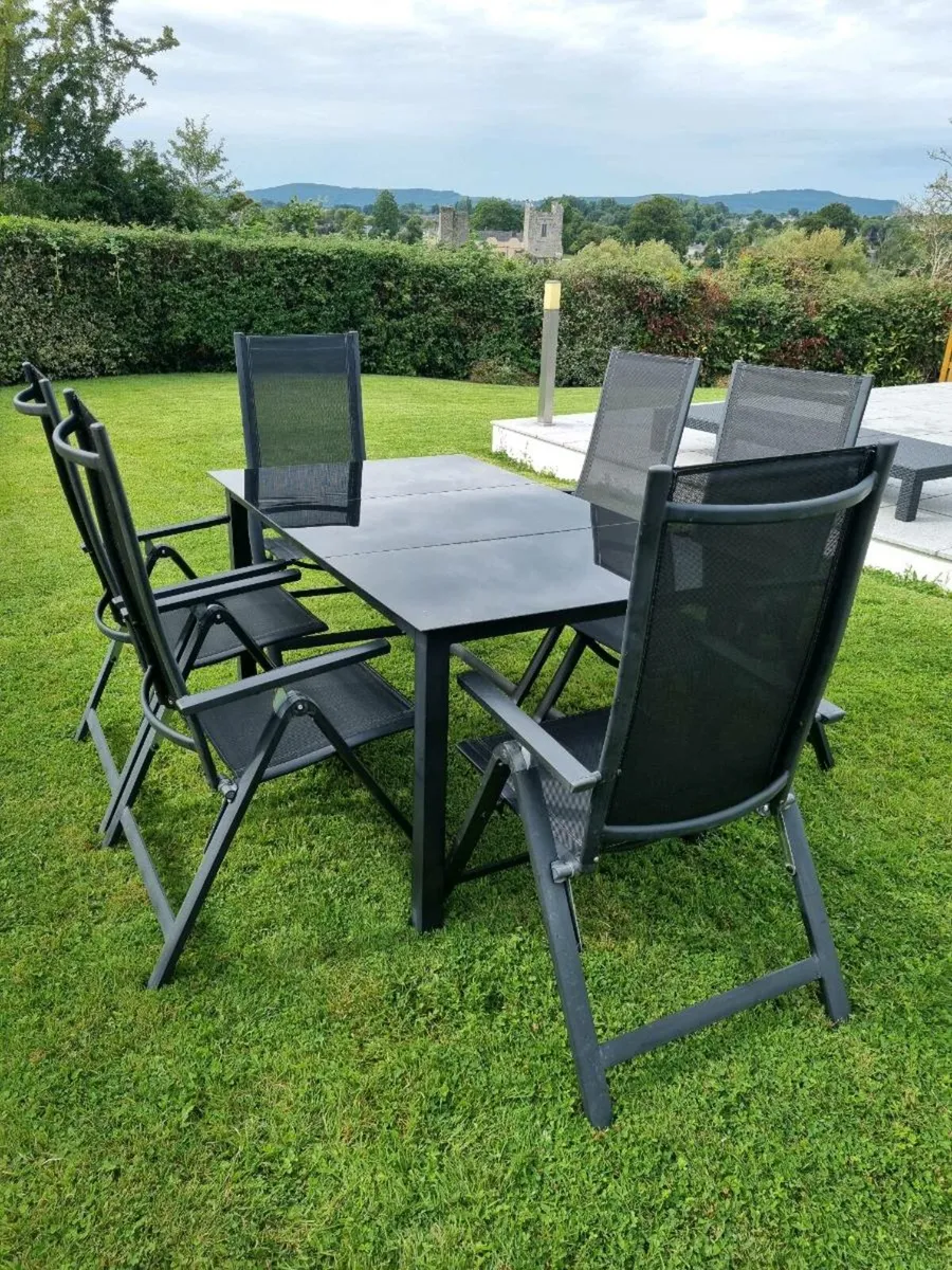 Garden table and chairs - Image 1