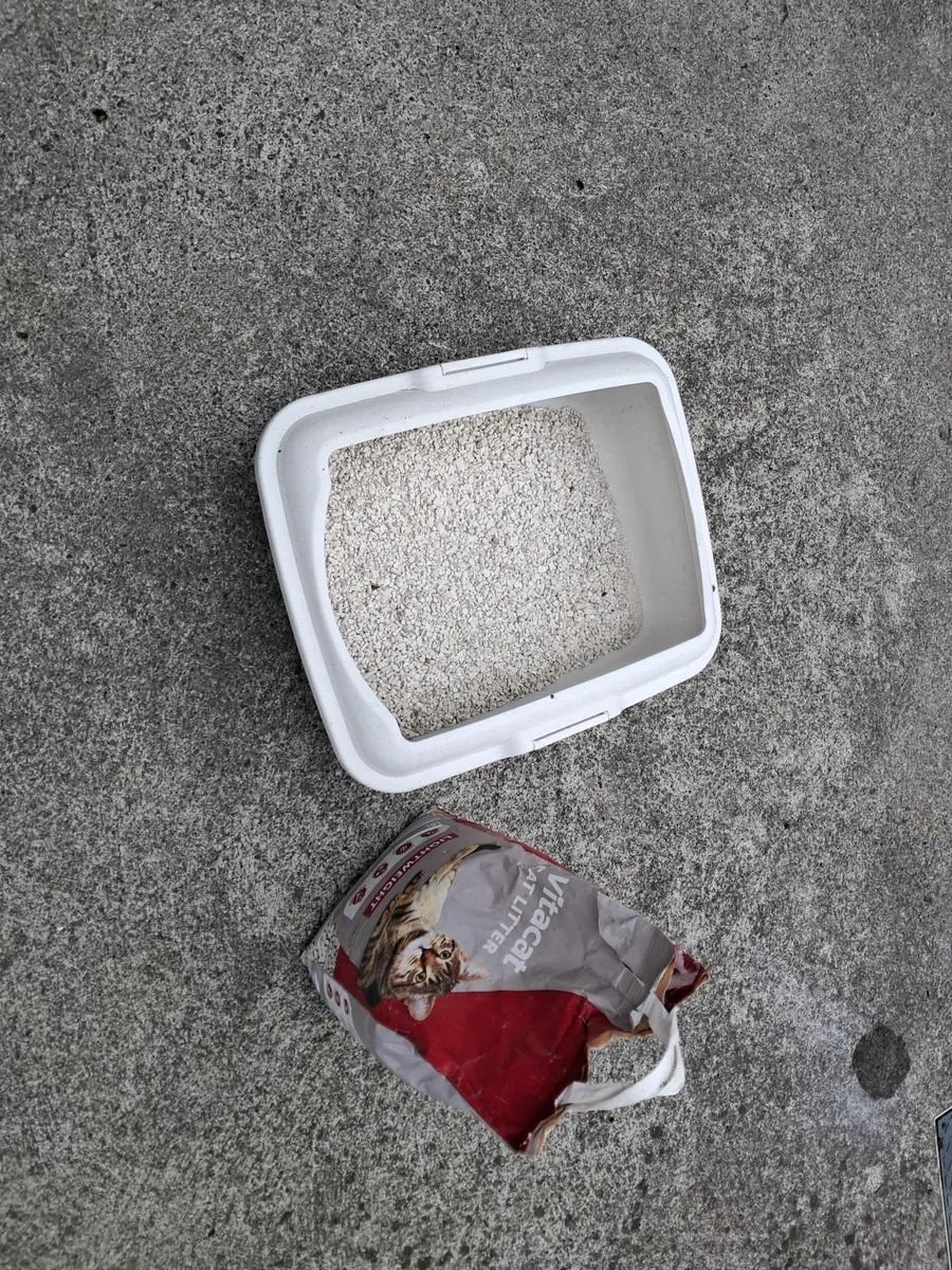 Cat Litter Tray plus complimentary bag of cat Litt - Image 3