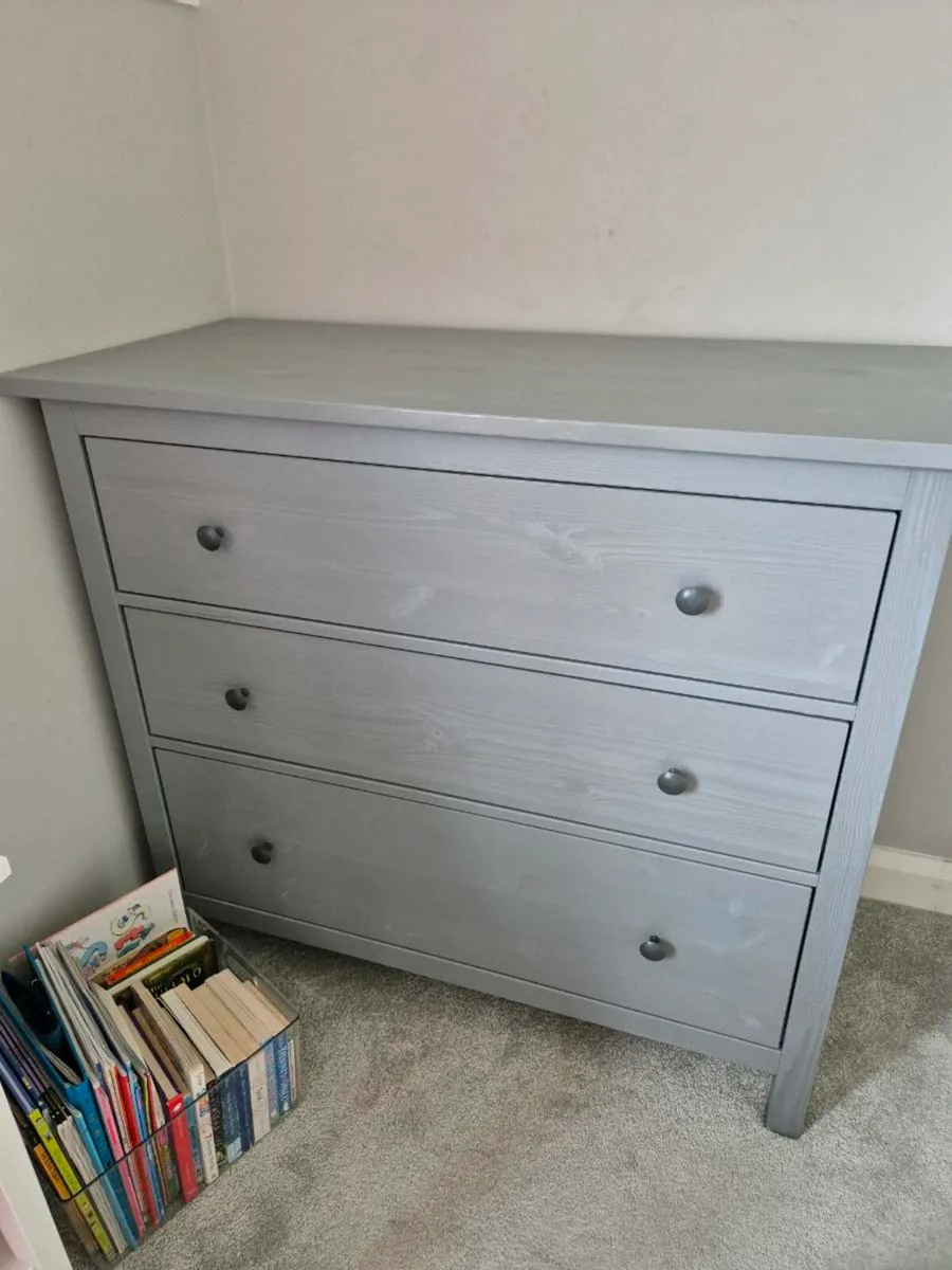 IKEA HEMNES chest of 3 drawers - Image 3