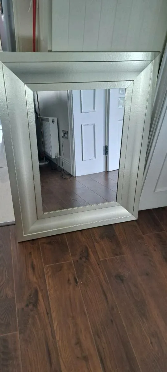 Gold framed mirror - Image 3