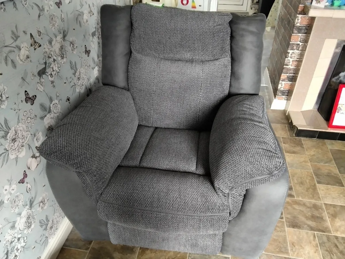 Armchair - Image 2