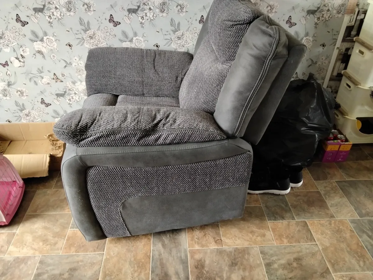 Armchair - Image 3