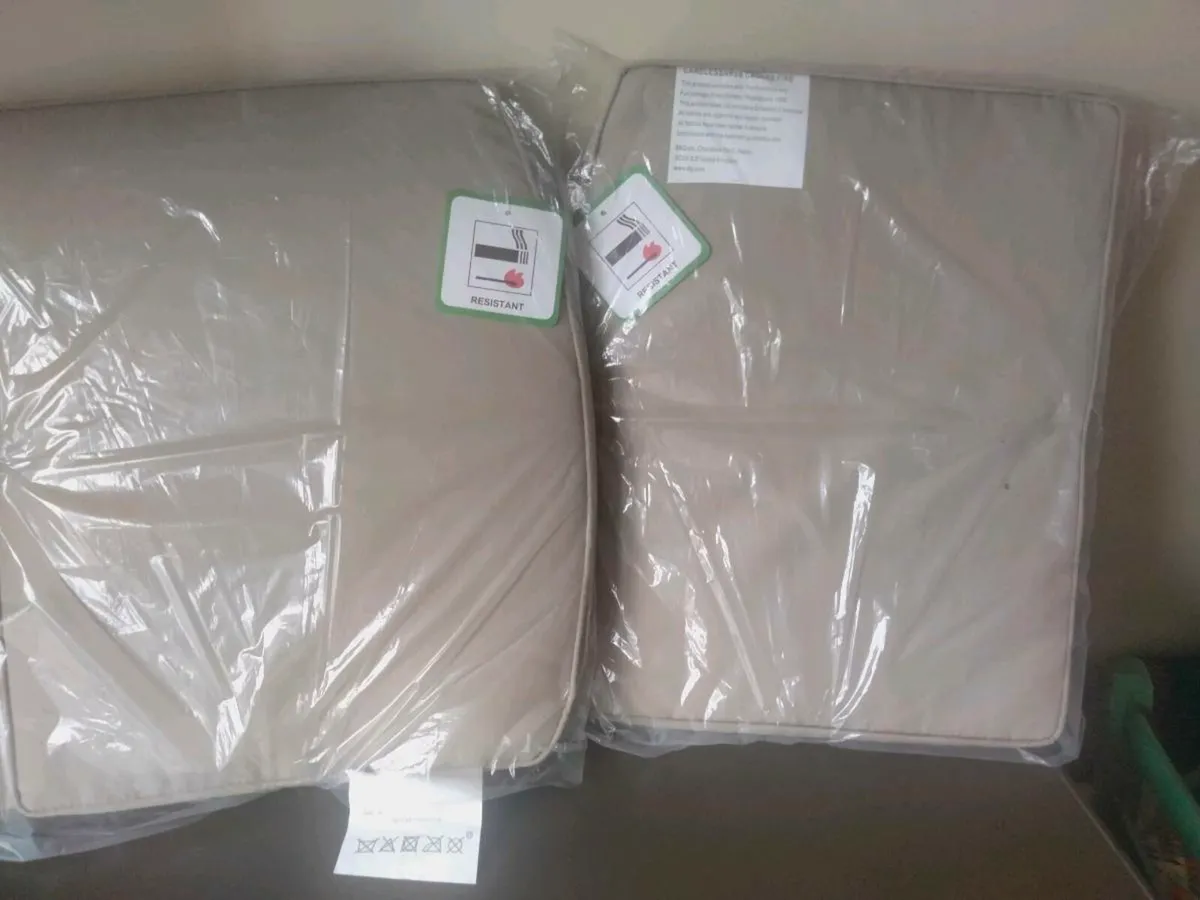 Patio seat covers - Image 1