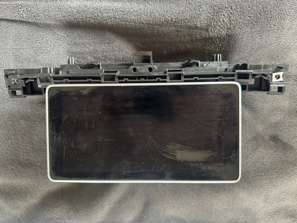 Audi 10’ MMI screen - Image 2
