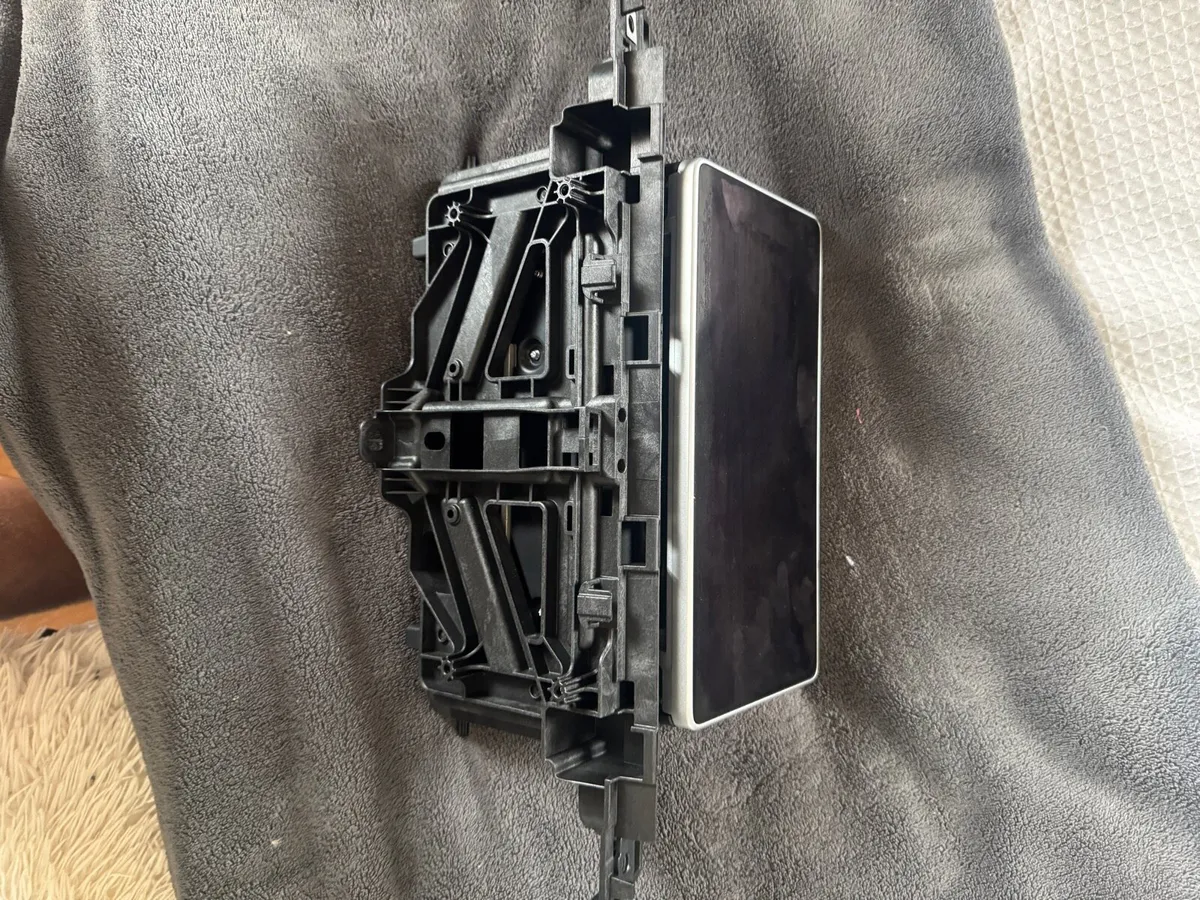Audi 10’ MMI screen - Image 3