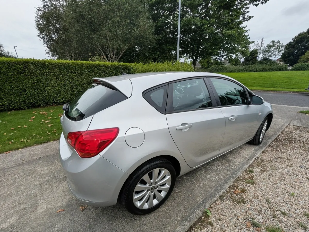 Opel Astra 2014 - Image 3