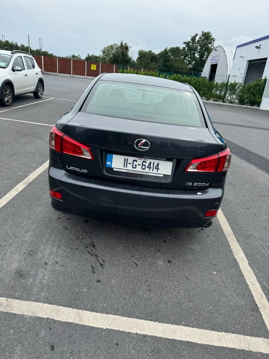 Lexus IS200D - Image 3