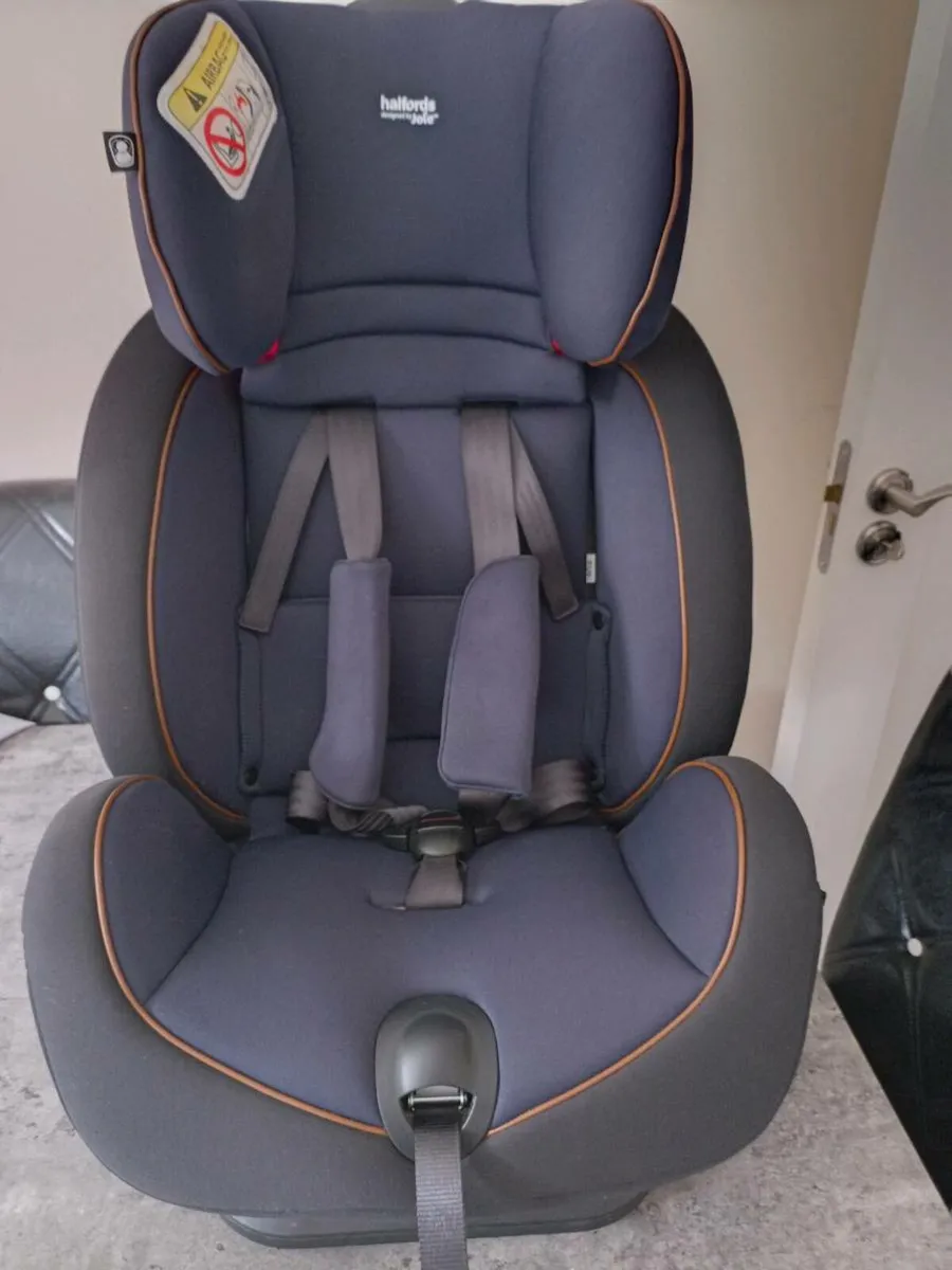 Halfords Joie isofix kids car seat. - Image 2