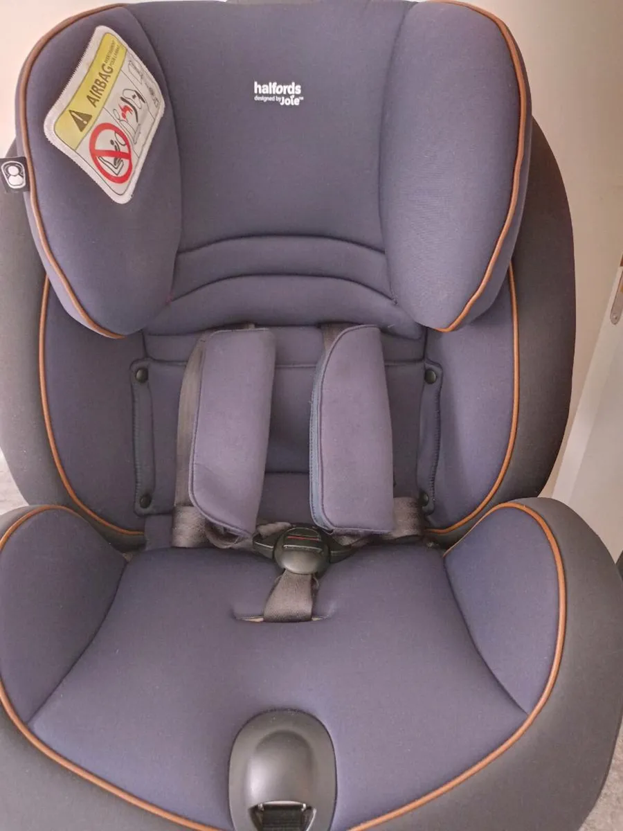 Halfords Joie isofix kids car seat. - Image 3