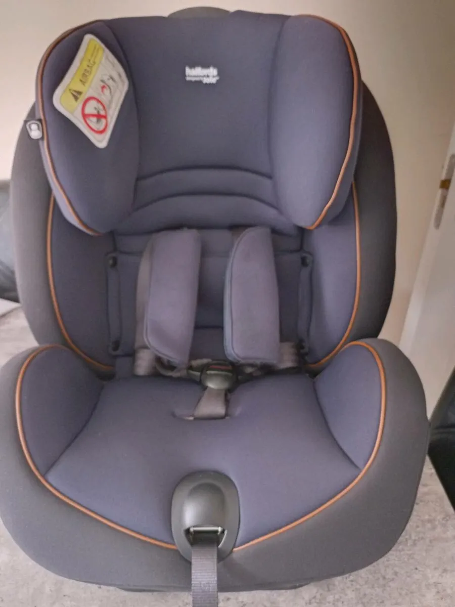 Halfords Joie isofix kids car seat. - Image 4