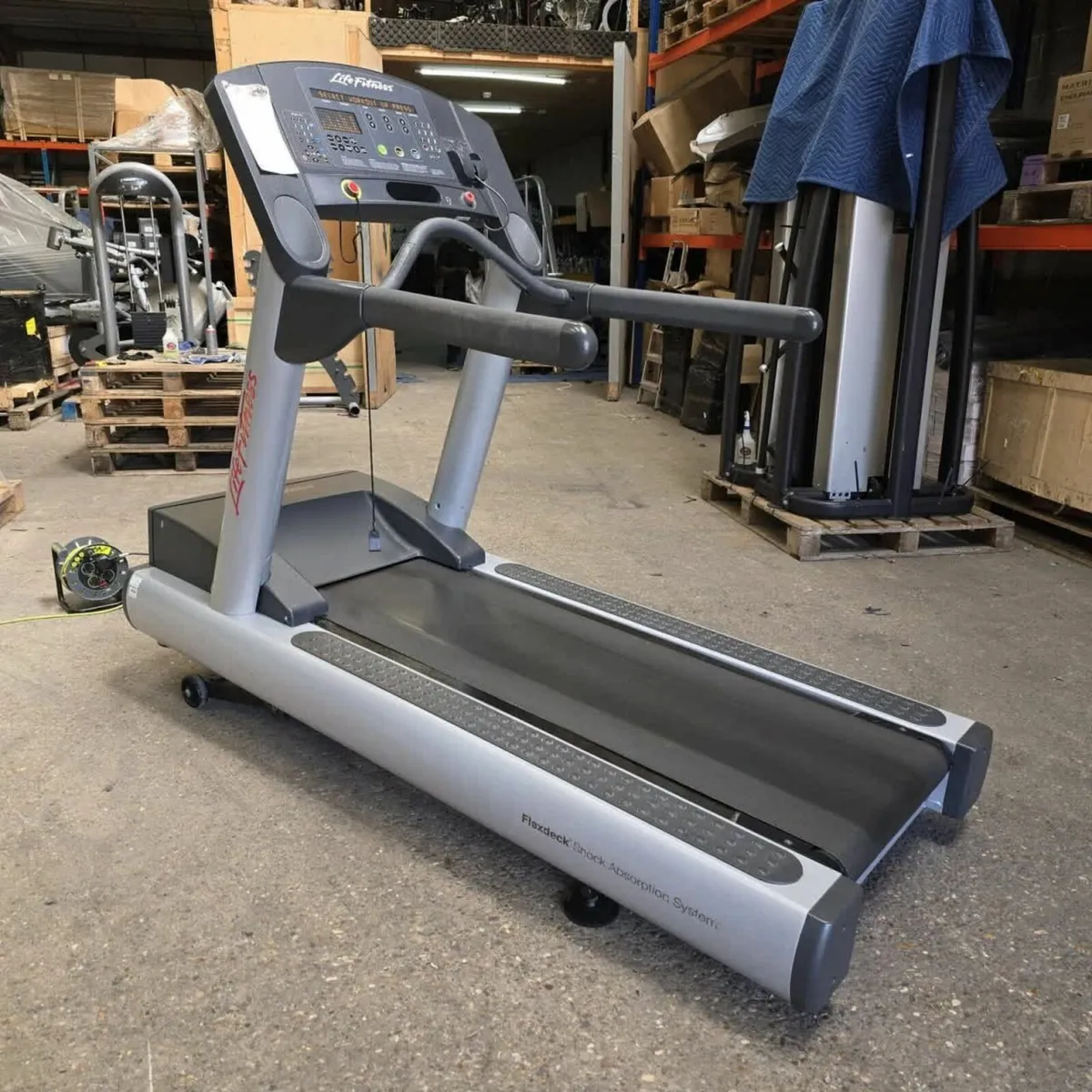 Life Fitness Treadmill 95TI Integrity Series Tread - Image 1