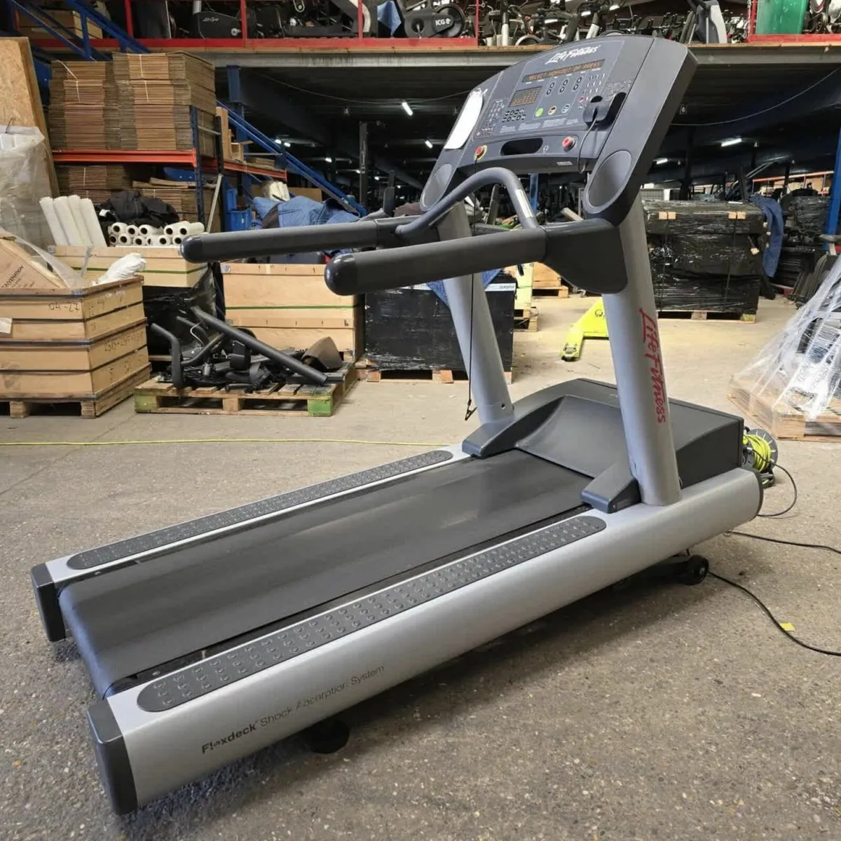 Life Fitness Treadmill 95TI Integrity Series Tread - Image 4
