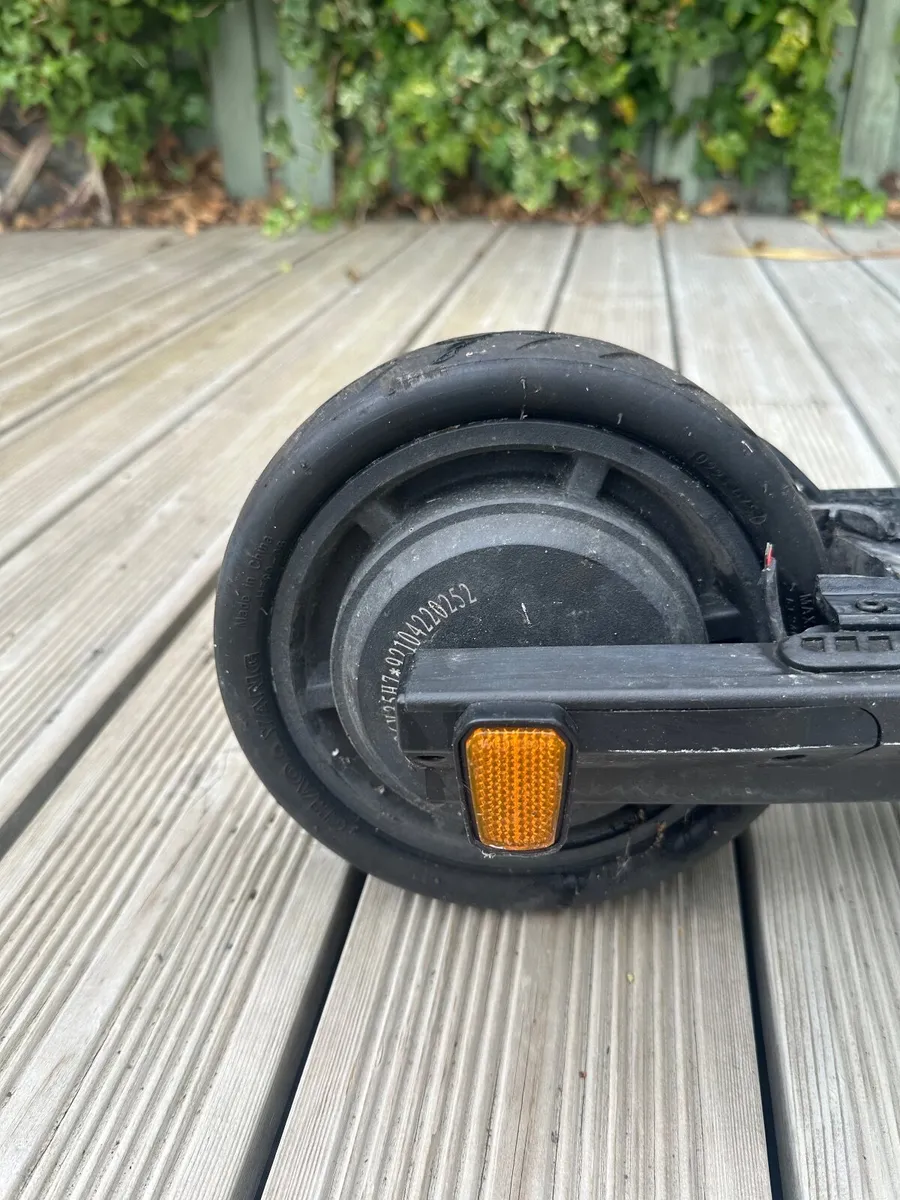 Electric scooter - Image 2
