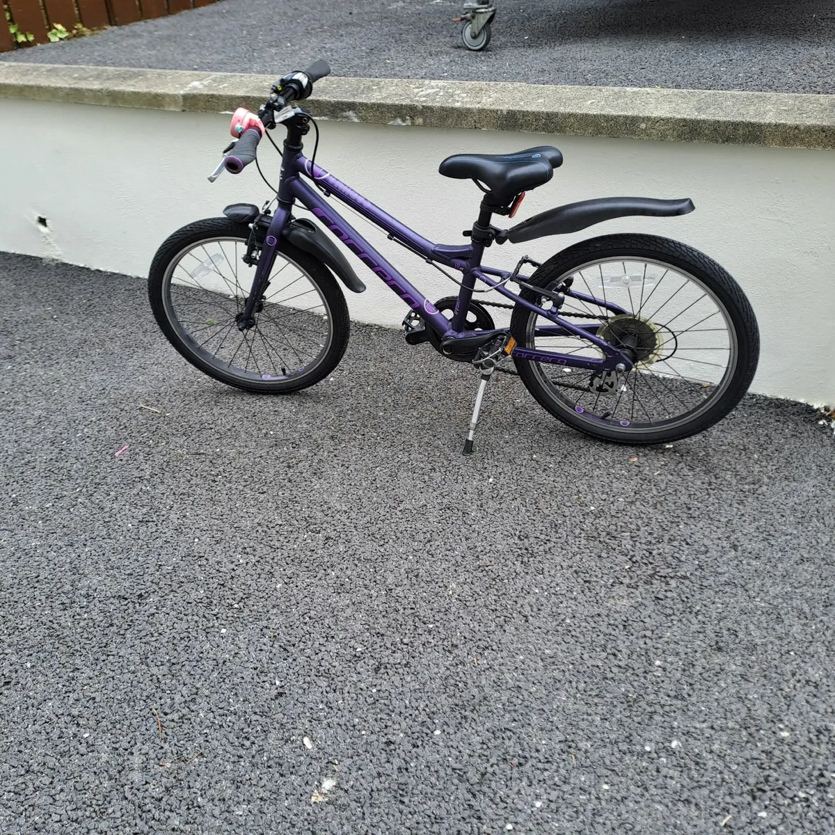 Carrera Saruna Junior Hybrid Bike - 20" Wheel - Image 1