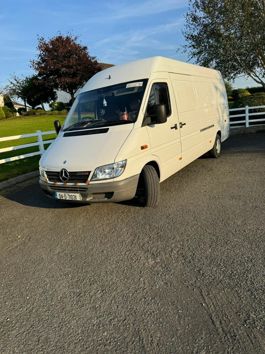 2004 Mercedes sprinter - Image 2