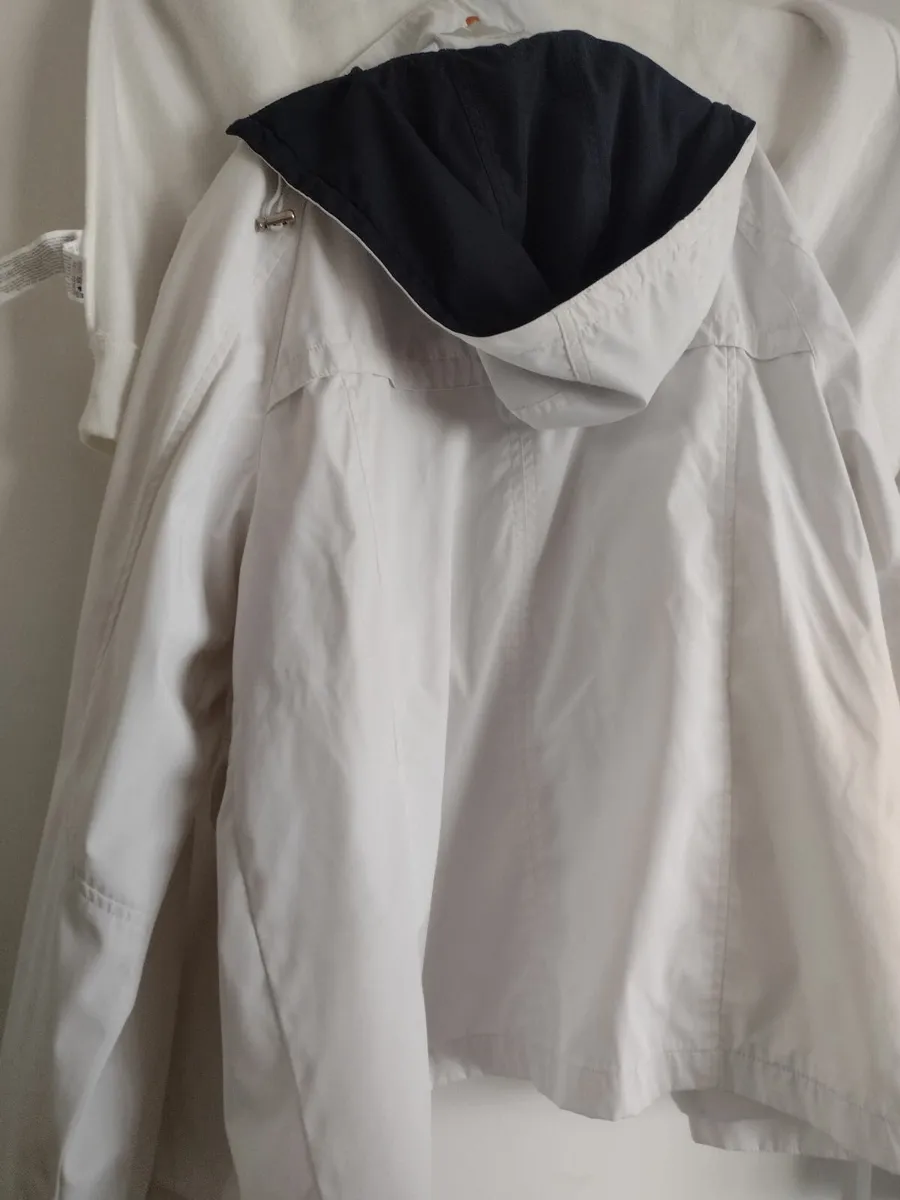 Lightweight ladies portwest jacket - Image 2