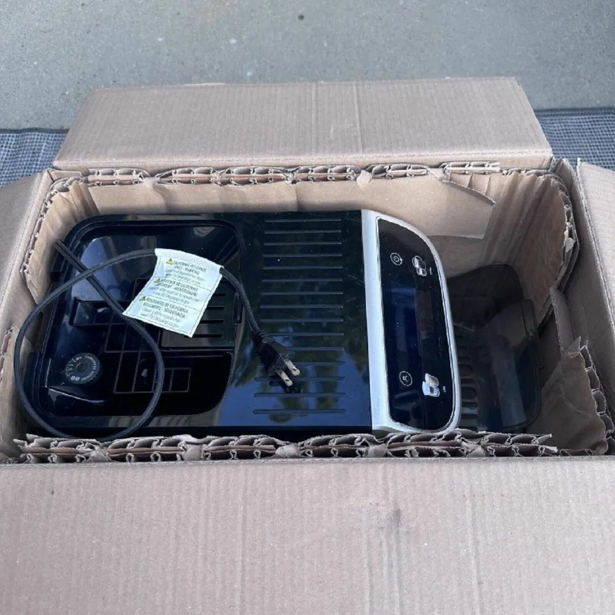 DeLonghi Magnifica Plus ECAM32070SB - Image 3