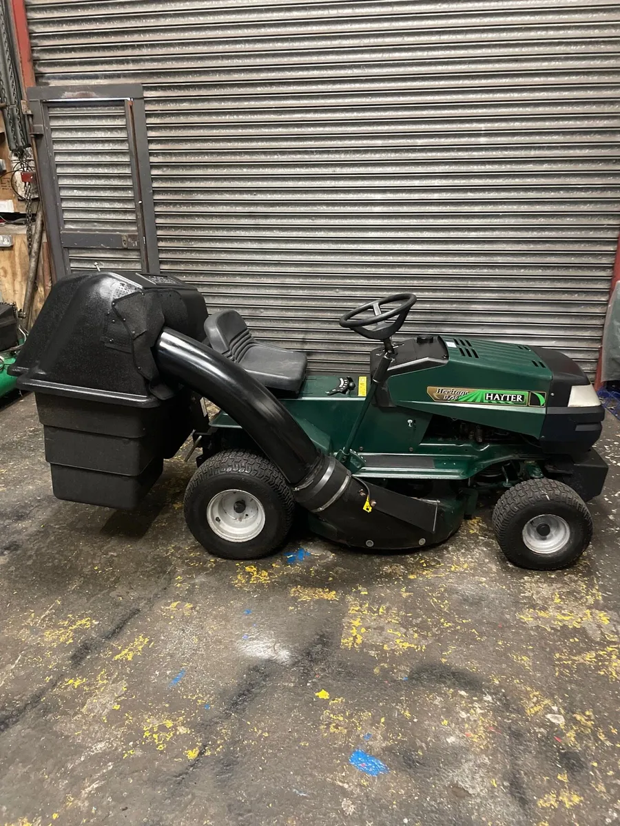Ride on Lawnmower hayter - Image 1