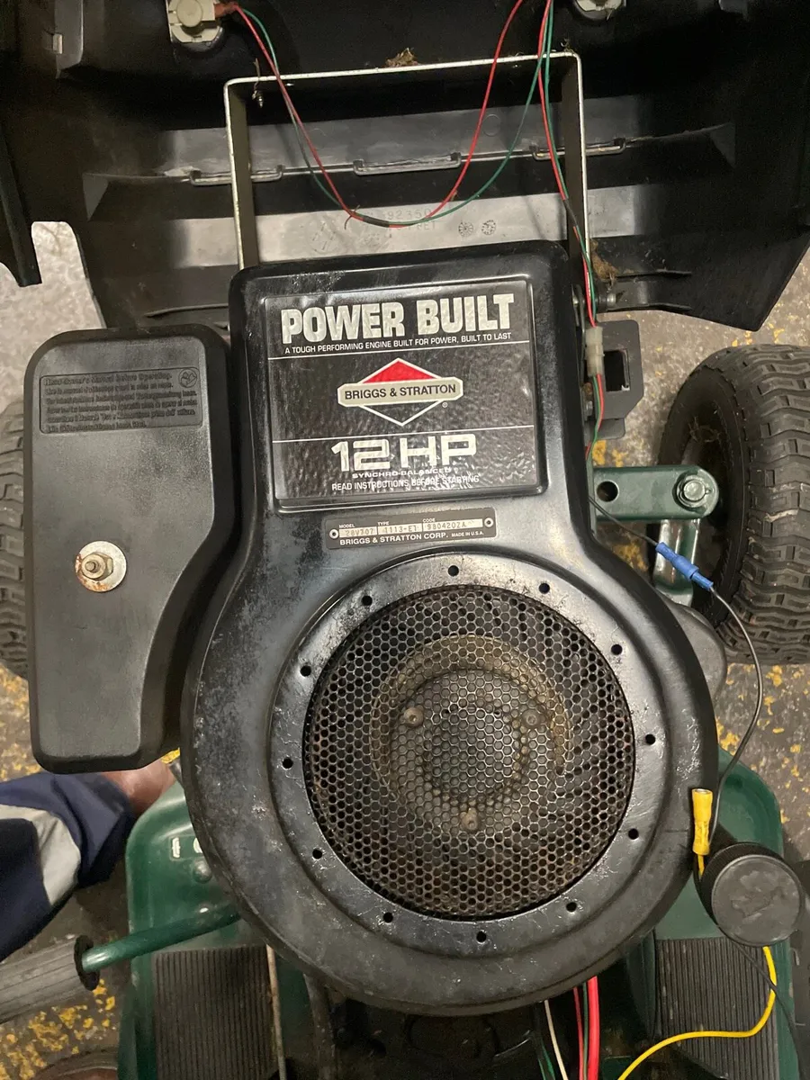 Ride on Lawnmower hayter - Image 3