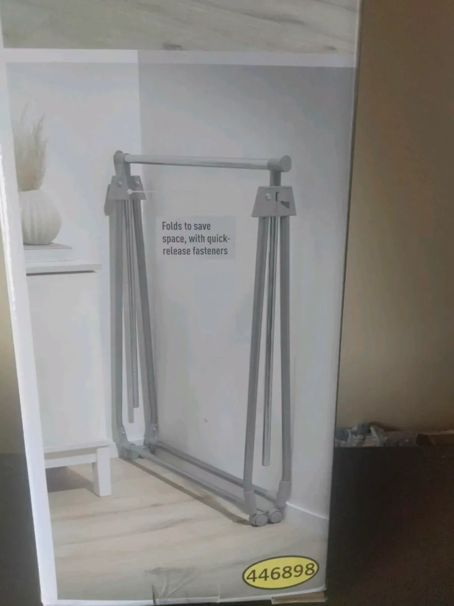 Clothes rail - Image 1
